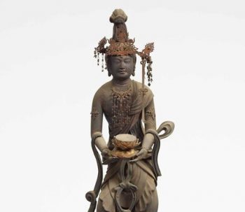 Kannon Bosatsu Ryuzo, one of the Amida Sanzonzo statues. From asahi.com