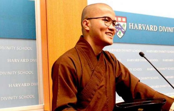 Ven. Thich Tam Tien speaking at Harvard Divinity School. Image courtesy of Ven. Tien