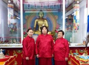 Zorigma Budaeva, center, with Erzhena Dabaeva from Buryatia and Yondon Chimgee from Mongolia, 2019. Image courtesy of of Zorigma Budaeva