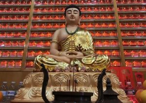 Medicine Buddha at Kaiyuan Si Chinese temple. From jivaka.net