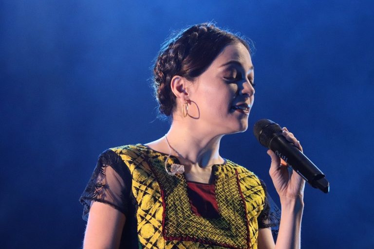 Cantante Natalia Lafourcade, 2018 Gran Rex 44. From wikimedia.org