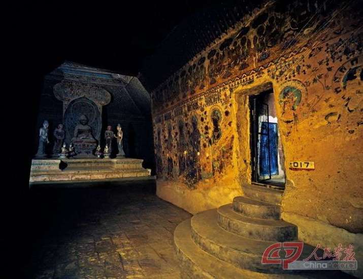 Mogao Caves 16–17, with 17 being the famous Library Cave where Tibetan Dunhuang manuscripts were discovered in 1907. From chinapictorial.com.cn