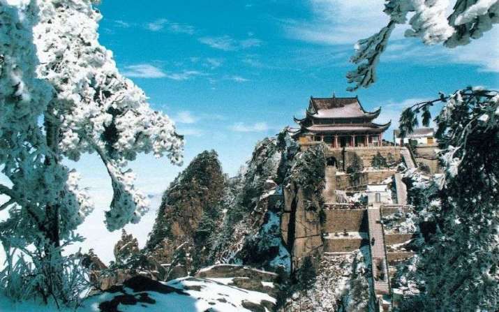 Mount Jiuhua. From chinatouradvisor.wordpress.com