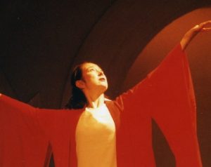 Ruby, Heidi Durning, a dance of her mother in heaven. 2000. Durning’s mother was killed in the Kobe earthquake of 1995. This piece toured from Kyoto to Sweden, Korea, France, Greece, Brazil, and the US. Image courtesy of the artist