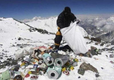 Tourism is a major source of plastic waste, even at the highest altitudes. From america.cgtn.com