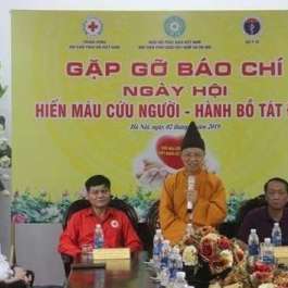Ven. Thich Thanh Quyet, vice-chairman of the Vietnam Buddhist Sangha’s executive council and head of the Vietnam Buddhist Academy, speaks at a press conference to introduce the blood and organ donation festival. From nhandan.com.vn