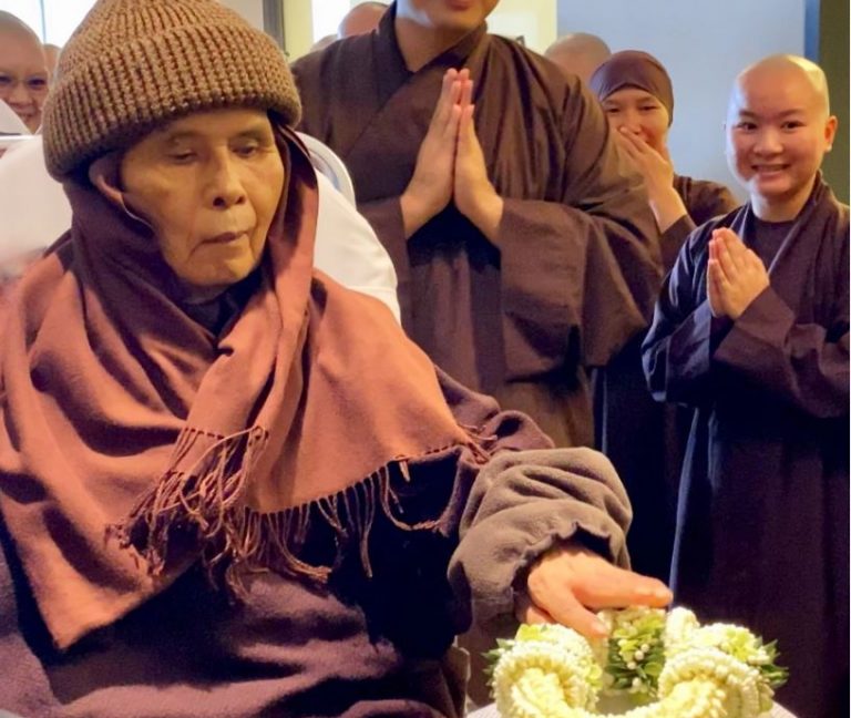 Thich Nhat Hanh arriving in Bangkok on 28 November. ​From plumvillage.org