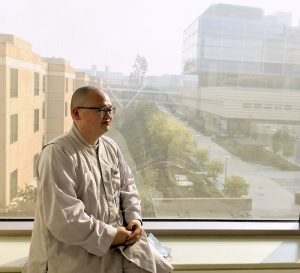 Ven. Guan Zhen at a medical center in Northern California. Image courtesy of Ven. Guan Zhen