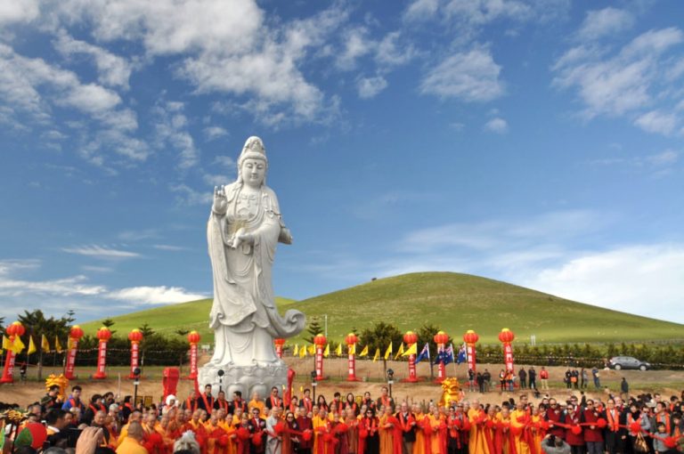 The Kuanyin statue at Nan Hai Pu Tuo Buddhist Temple and Retreat in South Australia. From tectvs.com