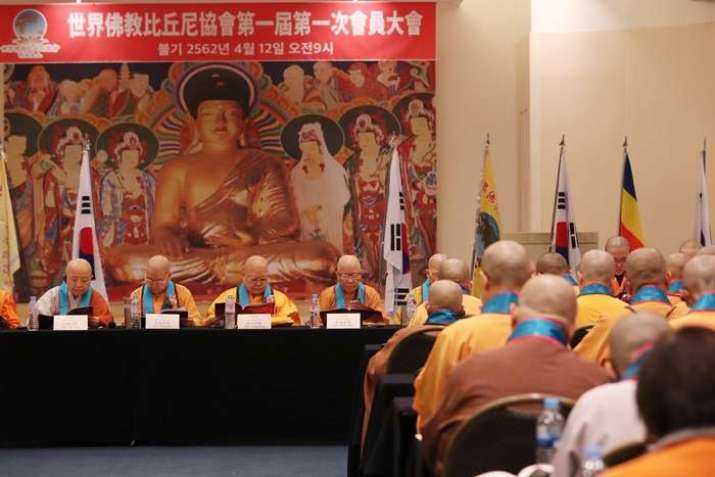 The World Buddhism Bhikkhuni Association holds a meeting in support of the peaceful reunification of the two Koreas. From korea.net