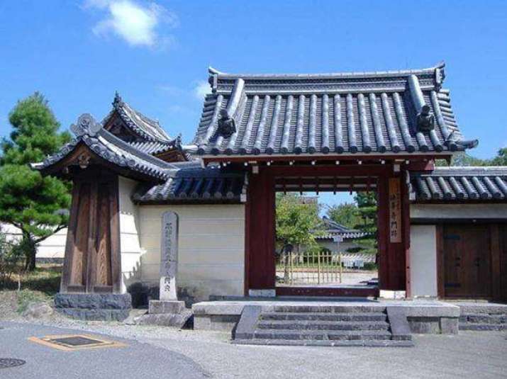 The entrance to the temple complex of Hokke-ji in Nara prefecture, Japan. From ancient-origins.net