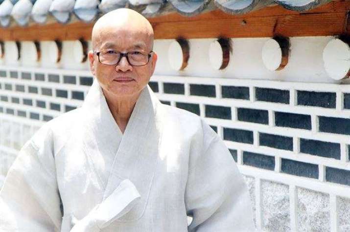 Monk Euijeong, head of the committee in charge of the World Meditation Village. From hankookilbo.com