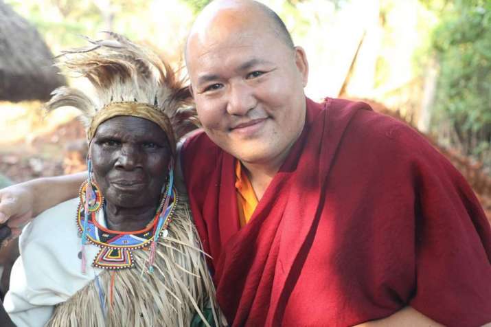 Drupon Khen Rinpoche with a Chikukwa elder, Zimbabwe. From facebook.com