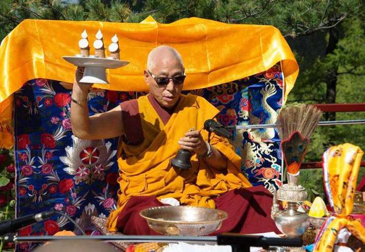 Venerable Yelo Rinpoche consecrates the image. From infpol.ru