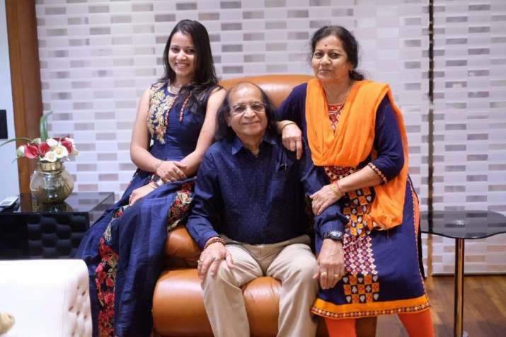 M. R. Pimpare with his family. Image courtesy of Mayura Pimpare