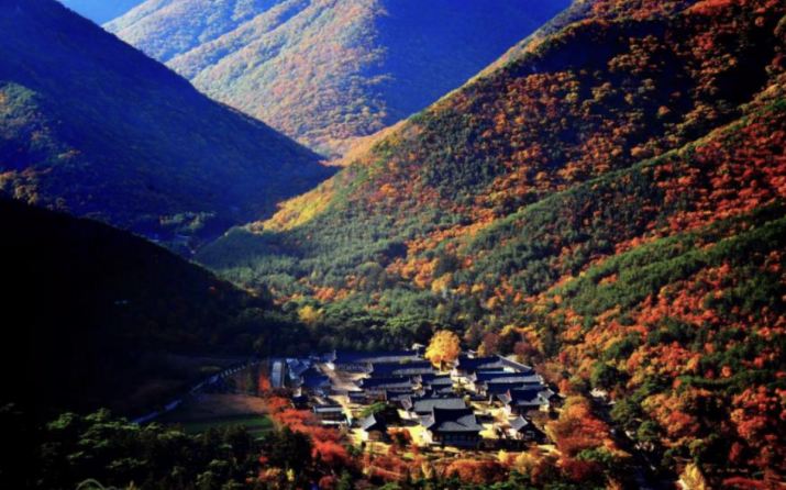 Unmun-sa, the largest nunnery and training center for female monastics in South Korea. Image courtesy of Jungto Society