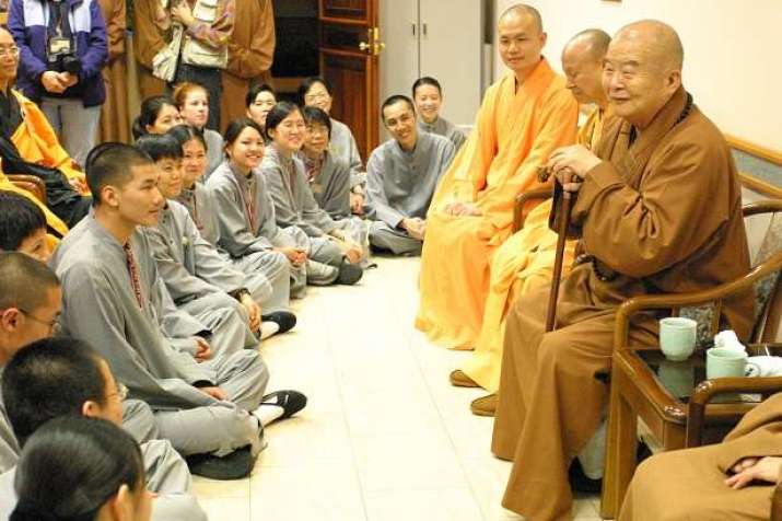 Master Hsing Yun with college students. From thebbep.org