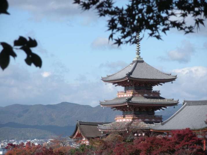 A view of Kiyomizu-dera’s three-story pagoda. Photo by the author