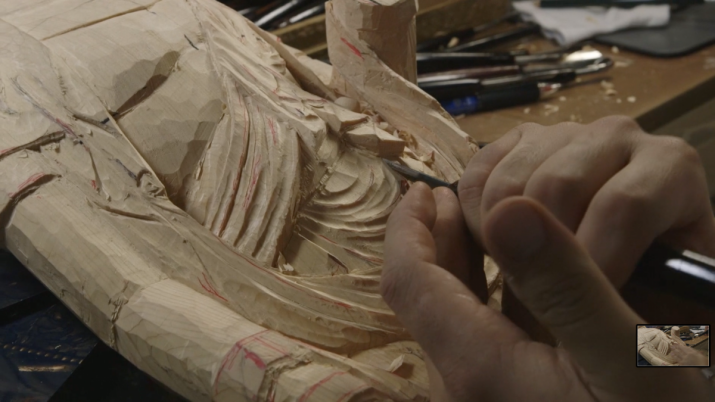 Carving a Kannon bosatsu. From carvingthedivine.com