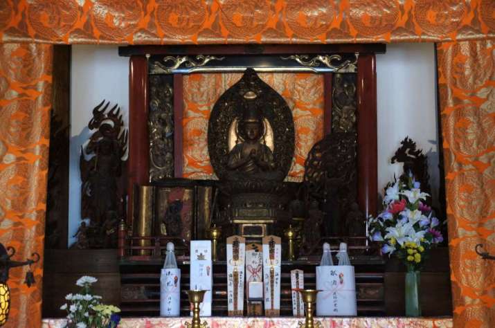The altar of Kaikō-ji (Sakata, Yamagata) featuring the cosmic Mahāvairocana. According to the priestess of Kaikō-ji, the other form is Amaterasu. Photo by the author