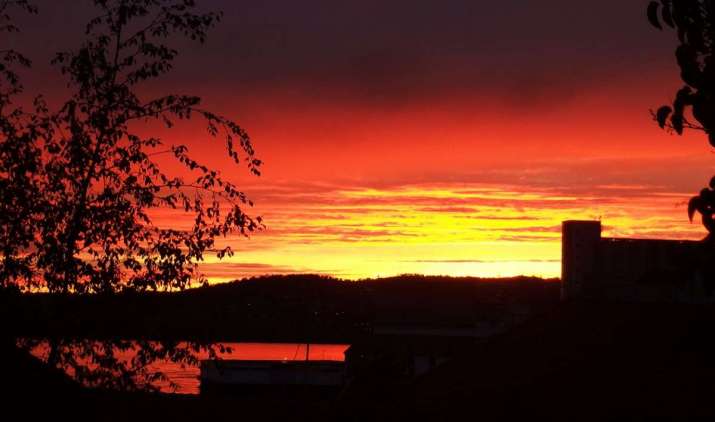 Sunset during the <i>tummo</i> retreat in Bergen. Image courtesy of the author