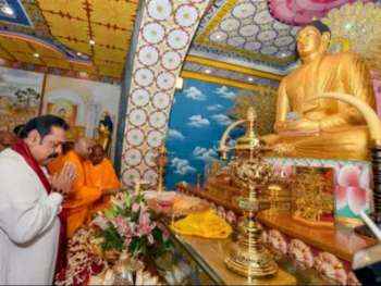 Mahinda Rajapaksa in Bodh Gaya, February 2020. From indiatimes.com