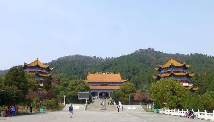Lingquan Temple. From wikimedia.org