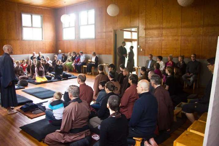 A meditation session at Zenbuddhistiska Samfundets in Stockholm, 2014. From flickr.com