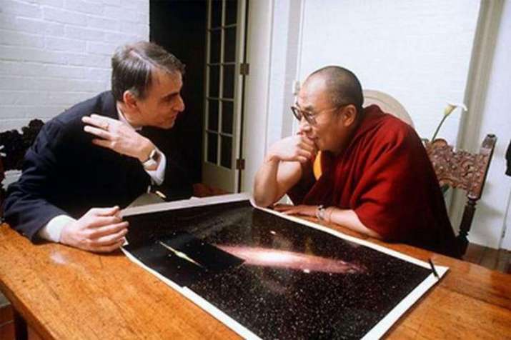 A 1991 meeting between the late Carl Sagan and the Dalai Lama. From twitter.com